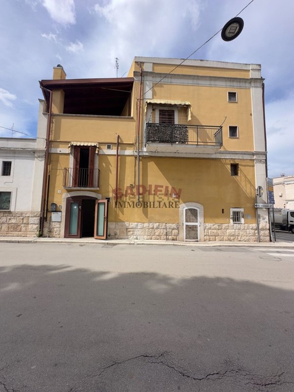 locale commerciale in vendita a Modugno