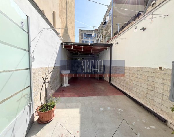 negozio in vendita a Modugno