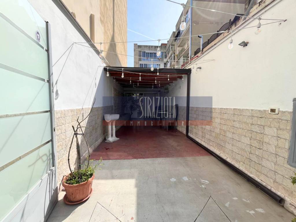 negozio in vendita a Modugno