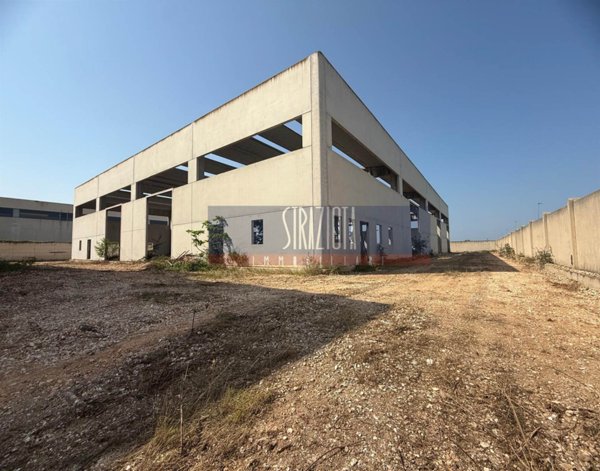 capannone in vendita a Modugno