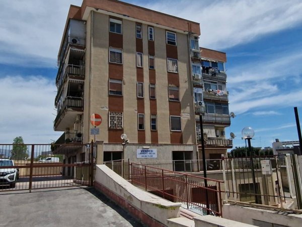 negozio in vendita a Modugno