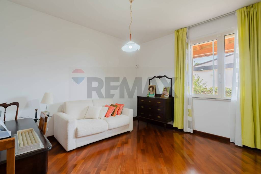casa indipendente in vendita a Modugno