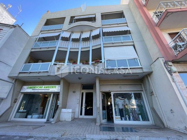 locale commerciale in vendita a Modugno