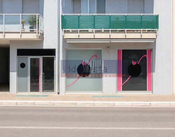locale commerciale in vendita a Modugno