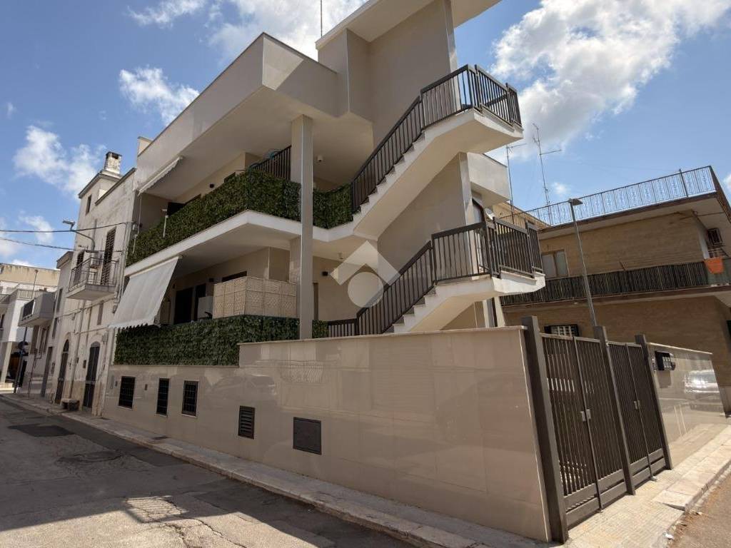 intera palazzina in vendita a Modugno