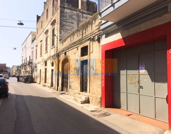 negozio in vendita a Modugno