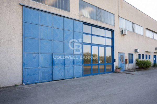 locale di sgombero in vendita a Modugno