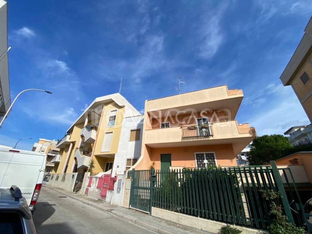 casa indipendente in vendita a Modugno