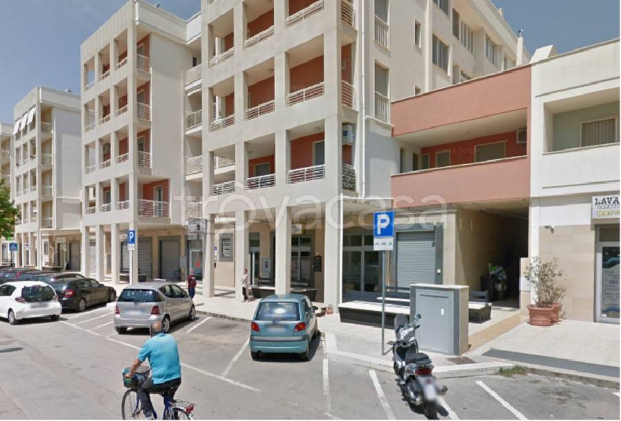 locale di sgombero in vendita a Mola di Bari