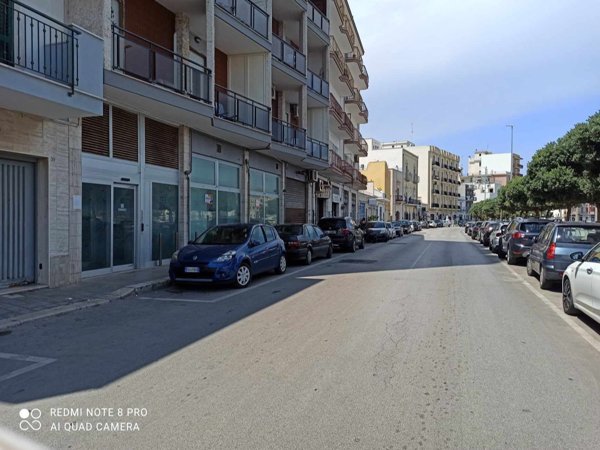 locale commerciale in vendita a Mola di Bari