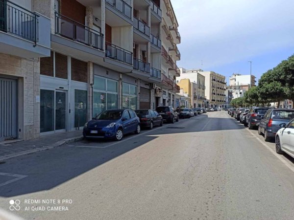negozio in vendita a Mola di Bari