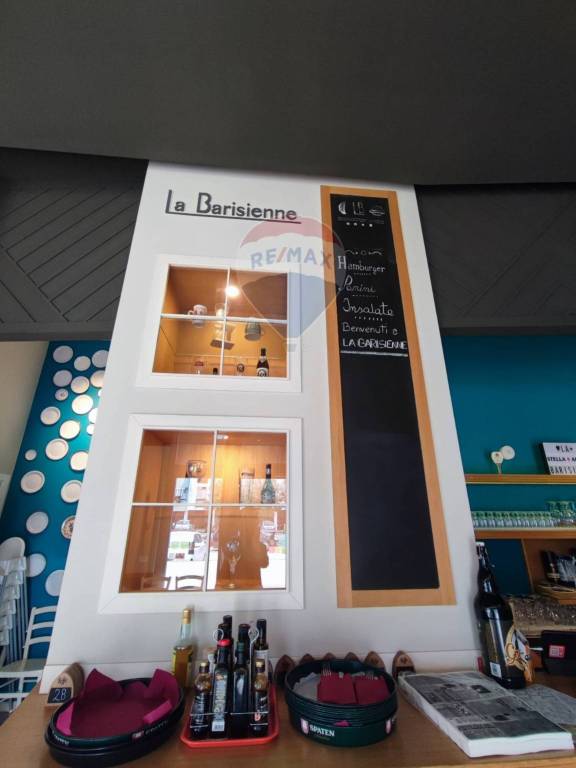 negozio in vendita a Mola di Bari