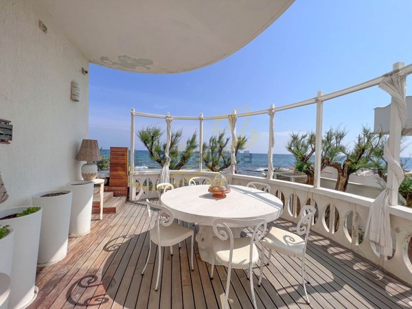 casa indipendente in vendita a Mola di Bari in zona Cozze