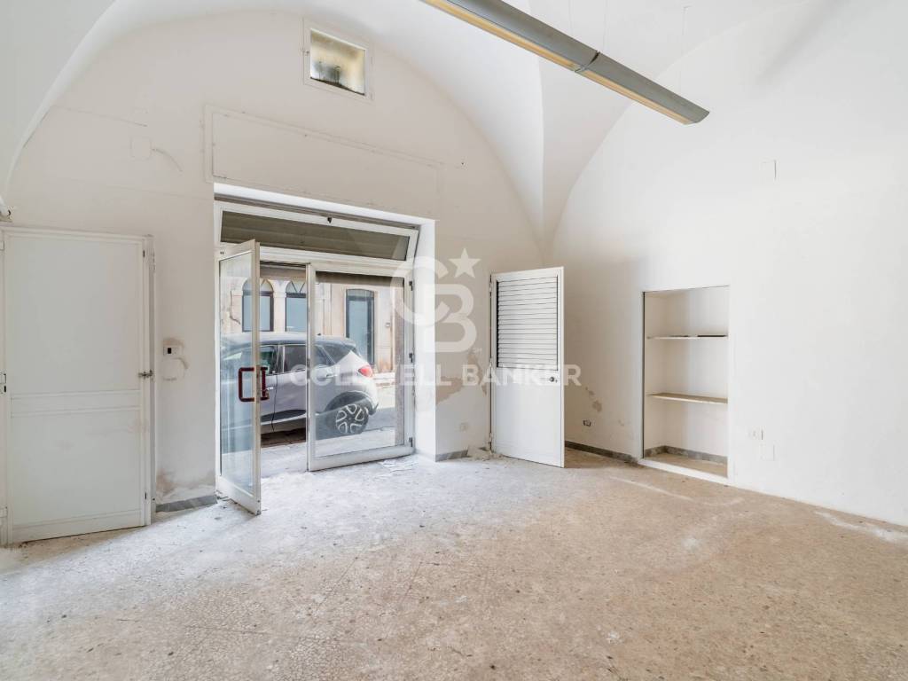 negozio in vendita a Mola di Bari