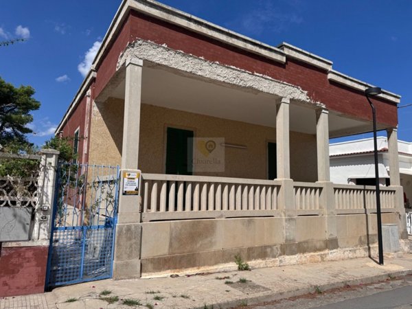 casa indipendente in vendita a Mola di Bari in zona Cozze