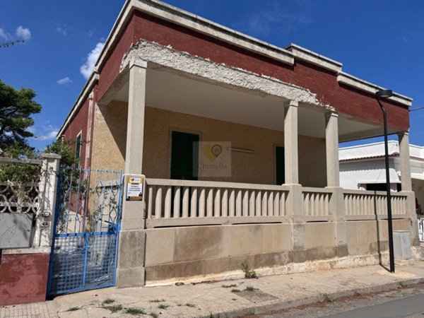 casa indipendente in vendita a Mola di Bari in zona Cozze