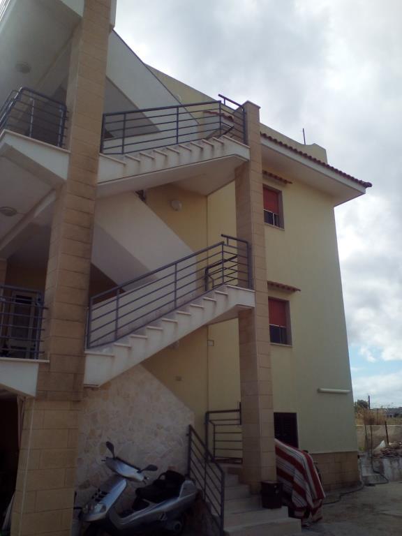 casa indipendente in vendita a Mola di Bari in zona Cozze