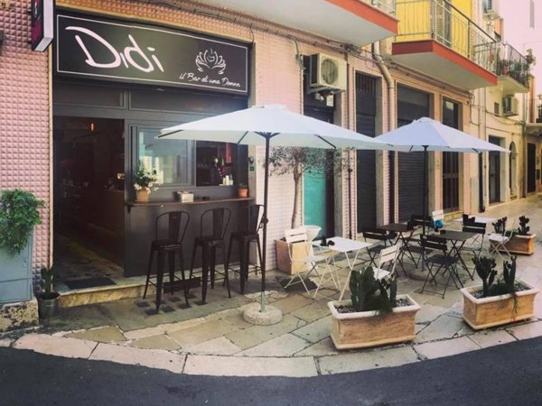 negozio in vendita a Mola di Bari