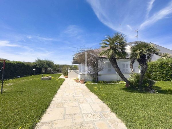 casa indipendente in vendita a Mola di Bari