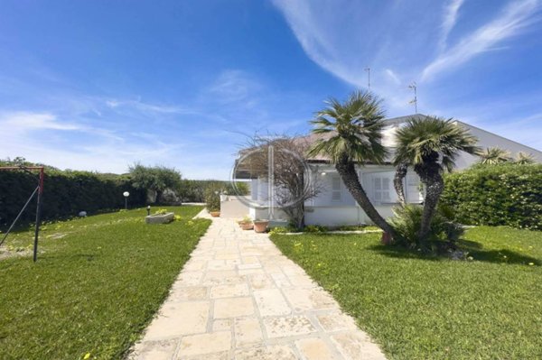 casa indipendente in vendita a Mola di Bari