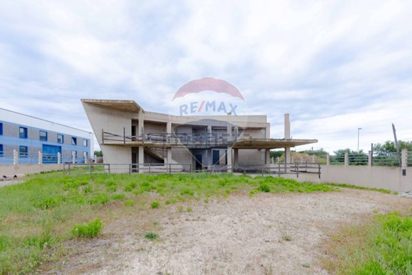 capannone in vendita a Mola di Bari