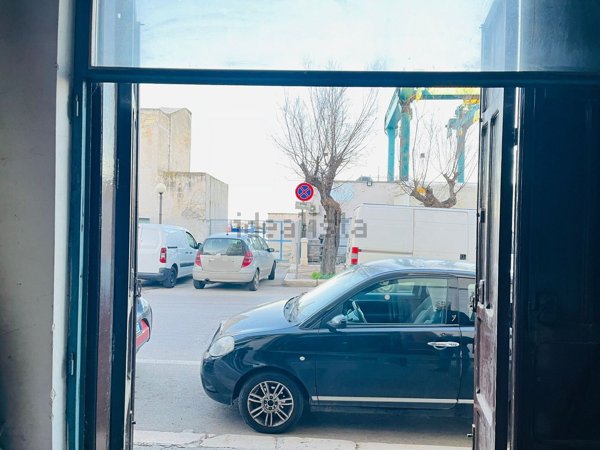 locale commerciale in vendita a Mola di Bari