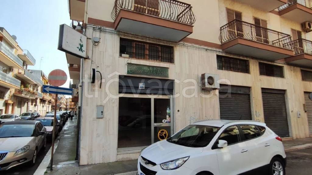 negozio in vendita a Mola di Bari