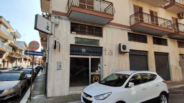 locale commerciale in vendita a Mola di Bari