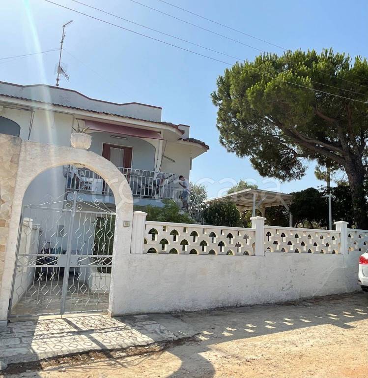 casa indipendente in vendita a Mola di Bari in zona Cozze