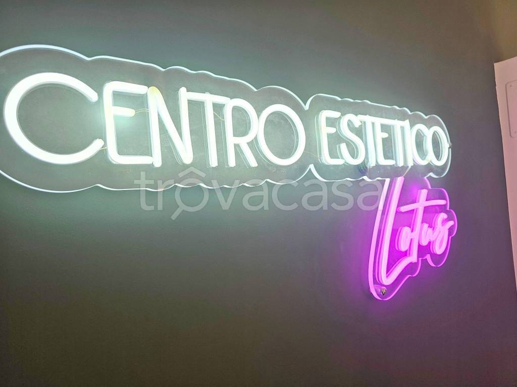 negozio in vendita a Mola di Bari