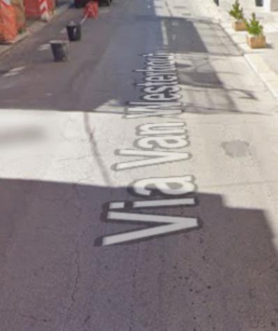 locale commerciale in vendita a Mola di Bari