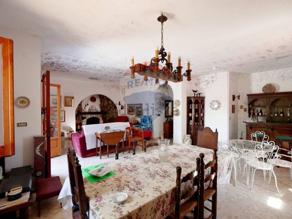 casa indipendente in vendita a Mola di Bari in zona Cozze