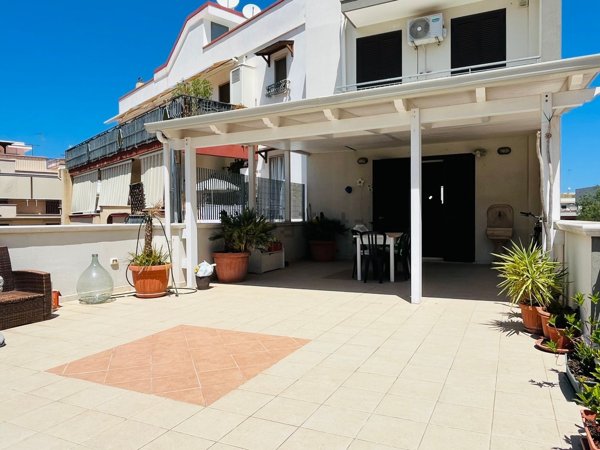 casa indipendente in vendita a Mola di Bari