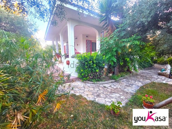 casa indipendente in vendita a Mola di Bari