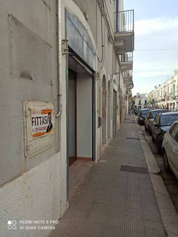 negozio in vendita a Mola di Bari