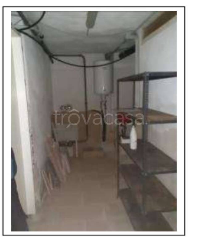 locale commerciale in vendita a Mola di Bari