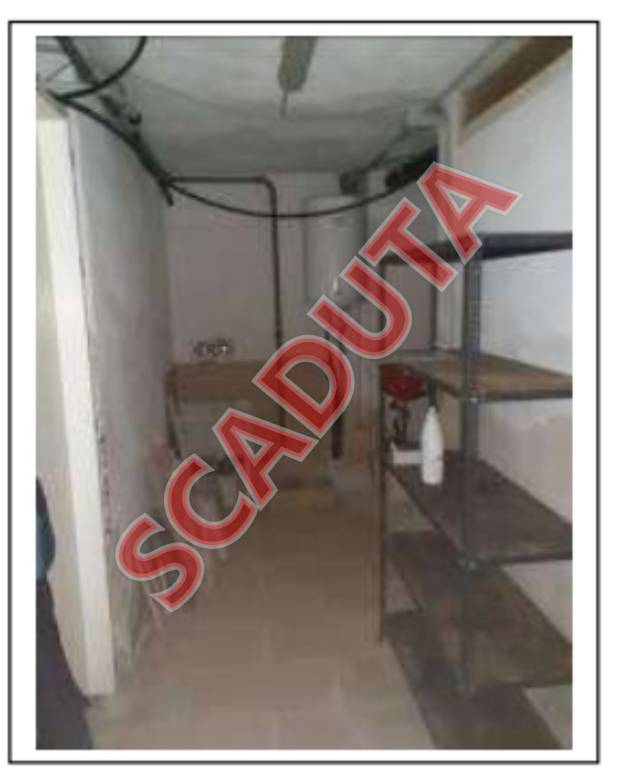 locale commerciale in vendita a Mola di Bari