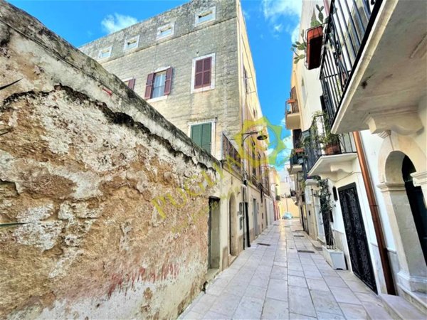 negozio in vendita a Mola di Bari