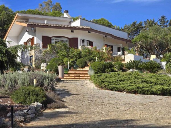 casa indipendente in vendita a Mola di Bari