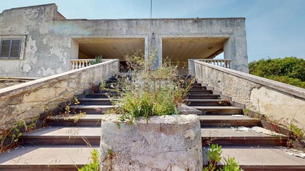 casa indipendente in vendita a Mola di Bari in zona Cozze