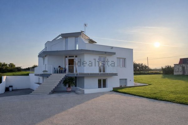 casa indipendente in vendita a Mola di Bari