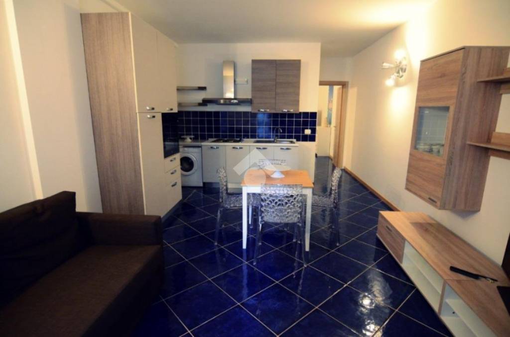 casa indipendente in vendita a Mola di Bari in zona Cozze