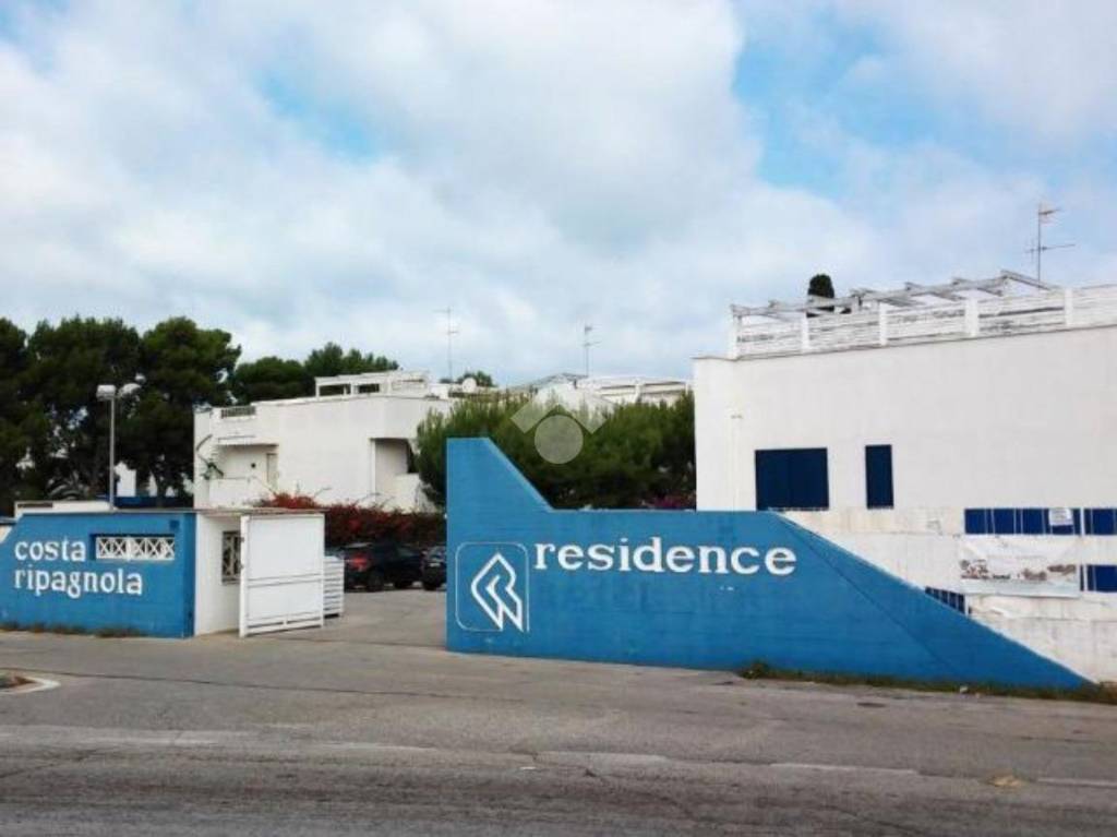 casa indipendente in vendita a Mola di Bari in zona Cozze