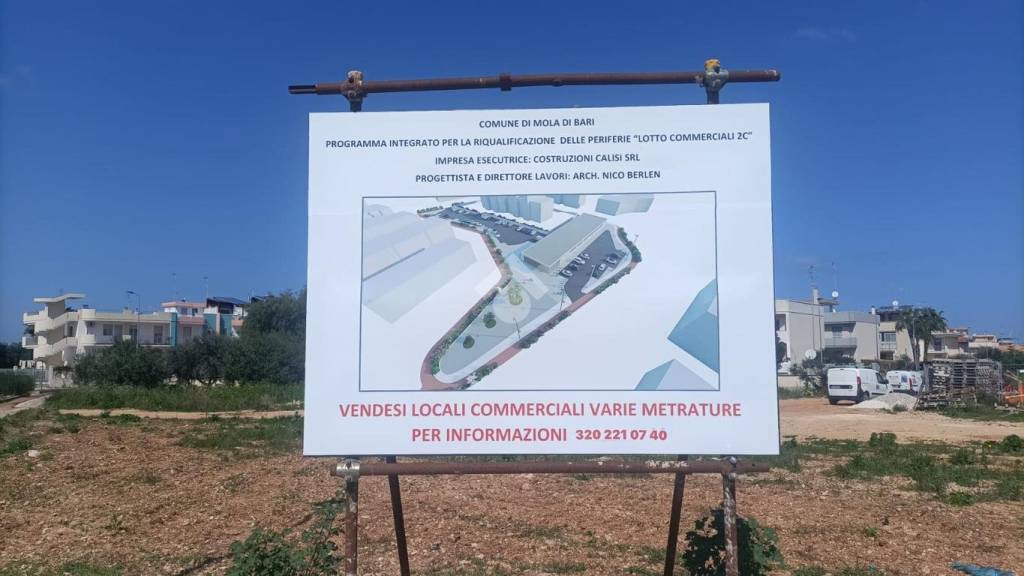 negozio in vendita a Mola di Bari