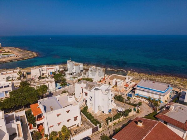 casa indipendente in vendita a Mola di Bari in zona Cozze