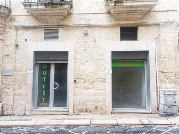 negozio in vendita a Mola di Bari