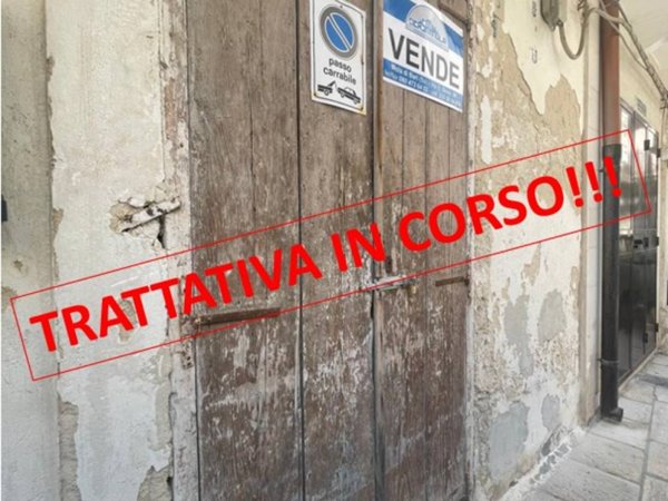 locale commerciale in vendita a Mola di Bari