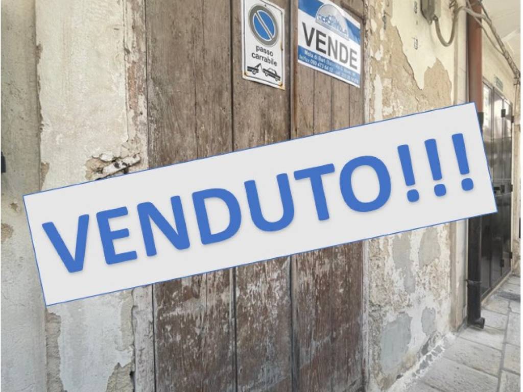 locale commerciale in vendita a Mola di Bari