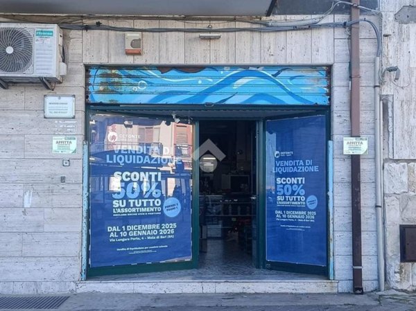 negozio in vendita a Mola di Bari