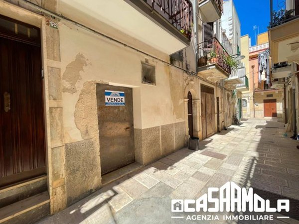 locale commerciale in vendita a Mola di Bari